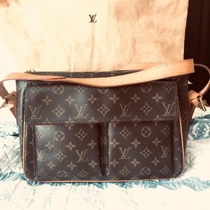 Pre loved Louis Vuitton Purse